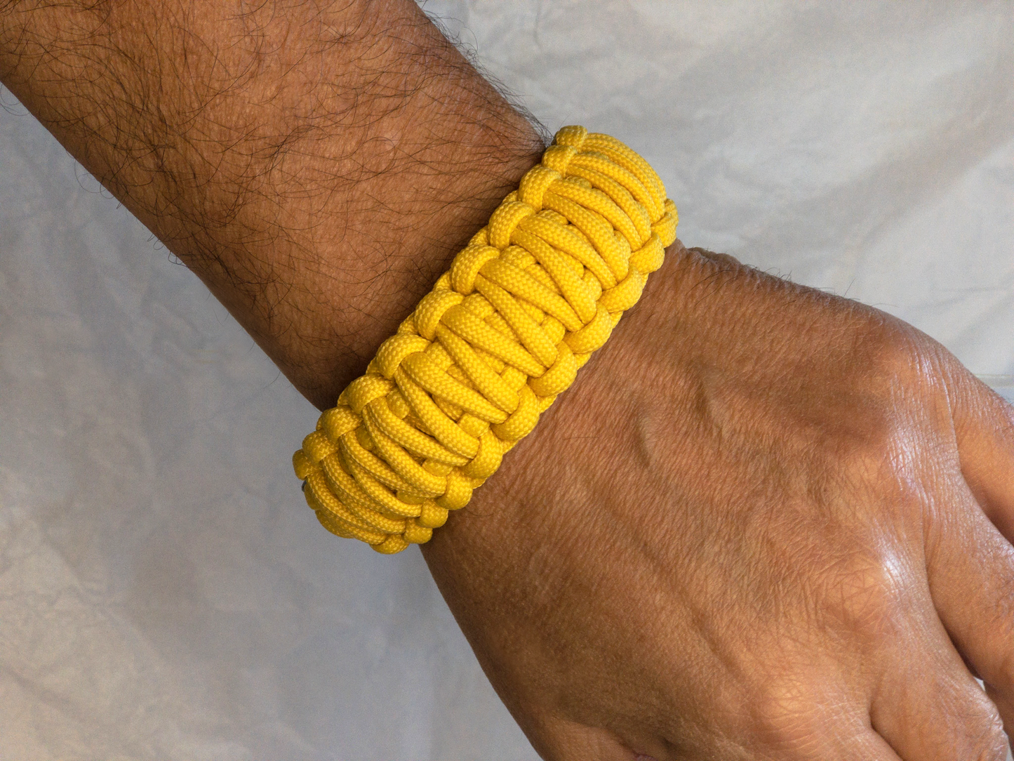 Pulsera Paracord COLOR MELLOW YELLOW con cierrre metalico de la colección Paracolor BGC Blakii