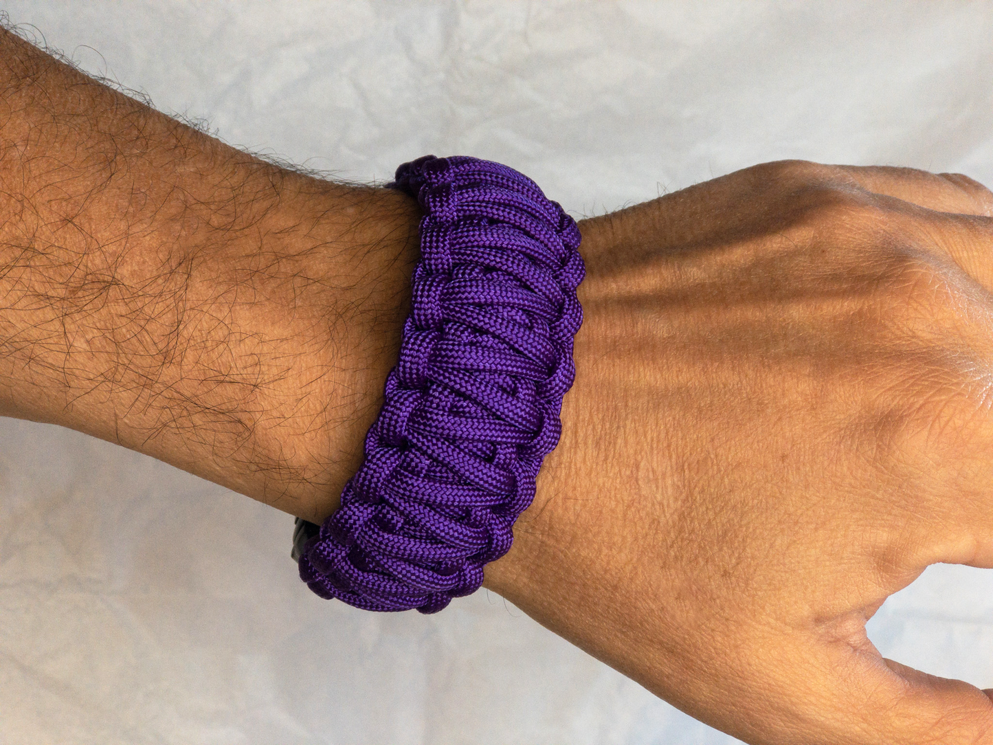 Pulsera Paracord COLOR ACID MORADO con cierrre metalico de la colección Paracolor BGC Blakii